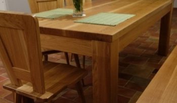 002 - masivní dubový stůl